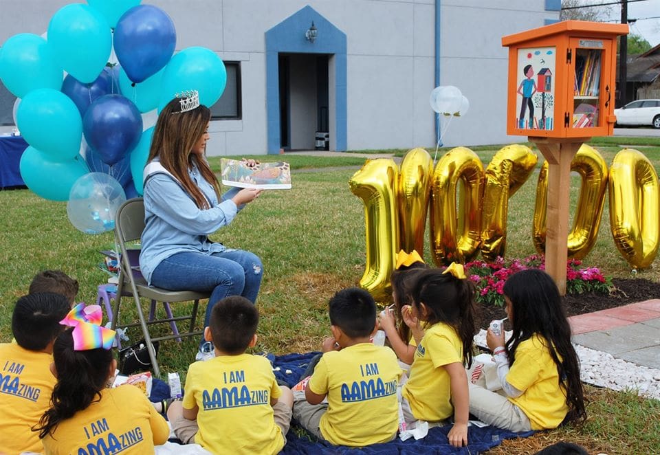 A red circle with the letter j and p in it.